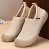 Sapatos de Pano Novos e Antigos de Pequim para Primavera e Verão 2025, Slip-on, Sola Macia Antiderrapante, Sapatos Preguiçosos Leves Confortáveis para Mães