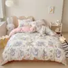 Conjunto de cama simples de quatro peças em algodão puro 100% algodão estilo nórdico lençol de cama listrado conjunto de três peças capa de edredom saia de cama