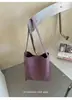 Bolso de Diseño Retro de Nicho para Mujer 2026 Nuevo Bolso Cruzado Versátil de Textura de Alta Calidad Bolso Cubo de Hombro Único Más Vendido
