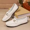 Sapatos Femininos Plus Size 2026 Outono Bico Redondo Baixo Rasos Salto Baixo Planos Casuais Sapatos Mocassins de Tamanho Grande para Mulheres Tamanho 41-42