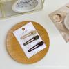 Presilha de Cabelo Fosca Fresca e Doce Fofa na Cor Café, Acessório de Lado para Meninas, Presilha Bico de Pato, Presilha para Franja, Estilo Versátil de Celebridade da Internet