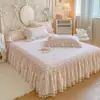 Lençol de baixo com elástico acolchoado estilo princesa e saia de cama 2 em 1, novo modelo 2025, adequado para todas as estações, capa à prova de poeira, design de saia de cama para ocultar imperfeições