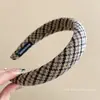Faixa de Cabelo Retrô Versátil em Pied-de-Poule Estilo Coreano para Mulheres, Faixa Simples Grossa de Esponja, Presilha Larga da Moda que Aumenta a Altura