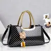 Bolsa de Mão de Couro Brilhante com Bolinhas Estilo Coreano INS Bolsa de Escritório de Alto Padrão Nicho Bolsa Transversal Bolsa de Trabalho Feminina Bolsa de Trabalho Feminina