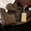 Botas Martin para Meninos 2026 Outono Novas Botas Infantis de Cano Médio Botas de Couro Modernas Botas de Tornozelo com Zíper Lateral para Meninas Sola Macia