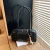 Bolsa de Design Retrô de Nicho para Mulheres 2026 Inverno Nova Moda Simples Bolsa de Ombro Estilo Coreano Bolsa de Axila Bolsa Almofada