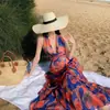 Vestido de playa de vacaciones de nicho con estampado de cuello en V y cintura alta, vestido de Song Zhiya de "Single Is Hell"