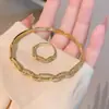 Conjunto de Pulseira e Anel Geométricos de Zircônia Personalizado e Fashion para Mulheres, com um Toque de Luxo Leve e Acabamento de Alta Qualidade, Conjunto de Pulseira Aberta