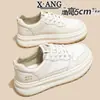 Zapatillas Blancas de Cuero Genuino con Suela Gruesa para Aumentar la Altura para Mujer, Zapatos Deportivos Casual Versátiles, Modelo Nuevo para Primavera/Verano 2026