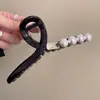 Elegante pinza de garra floral para peinado semi-recogido, nuevo modelo 2026 para mujer, pinza de tiburón de tamaño mediano para la parte trasera de la cabeza, accesorio para el cabello