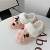 Novos Estilos de Chinelos de Algodão para Mulheres no Inverno, Impermeáveis, Antiderrapantes, com Solado Espesso, Ultra Macios, Sapatos de Algodão Quentes para Interior, Impermeáveis e Duráveis