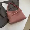 Mochila Retro da Moda para Mulheres, Novo Modelo Outono/Inverno 2026, Bolsa de Ombro/Transversal Versátil para o Dia a Dia, Bolsa Tote Multiuso