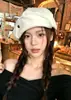 2026 Nuevo Sombrero Octagonal a Cuadros Estilo Ins para Mujer Otoño/Invierno Versátil Gorra Plana Estilo Retro Británico Gorra de Periódico Sombrero de Pintor
