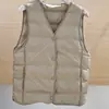 Chaleco ligero de cuello en V con 90% de plumón de pato blanco para mujer, capa interior sin mangas para otoño e invierno 2026, chaleco nuevo simple y elegante