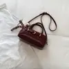 Otoño 2026 Bolso Cruzado de Hombro de Moda y Elegante Bolso de Mano de Alto Valor Bolso Boston Relajado y Único