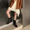 2026 Estilo Coreano Nuevo Diseño de Nicho Cómodas Versátiles Punta Fina Tacón de Aguja Botines Tobilleros para Mujer Invierno Parte Superior de Cuero Calzado de Moda para Poner