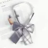 Colección de Pajaritas RayadasPajarita JK Sin Corbata Plana con Plumas Estilo Japonés Camisa de Uniforme Escolar Estilo Estudiante