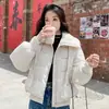 Jaqueta de Algodão com Penas Feminina Lapela Lã de Cordeiro Curta 2025 Inverno Estilo Coreano Solta Versão Grande Quente Jaqueta Pequena de Pão