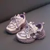 Sapatos de Menina Outono 2025 Novo Estilo Quente Infantil Tênis Leve Solado Macio Meninas Corrida Crianças Grandes Sapatos de Pai