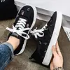 Zapatos de Moda para Hombre, Tenis Casuales Transpirables con Parte Superior de Tela, Diseño Versátil Desgastado, Detalles de Flecos, Zapatos Ligeros de Lona para Hombre