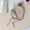 Gorro de punto con patrón de cuadritos y caballito para niños estilo japonés coreano cálido con protección para las orejas otoño invierno con forro gorro para bebé comercio exterior