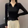 Camiseta blanca de manga larga con cuello polo para mujer, adecuada para primavera y otoño, modelo nuevo 2025, se puede usar como capa exterior, top de cuello regular