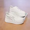 Otoño 2026 Nuevo Estilo Coreano Ins Zapatillas de Suela Gruesa para Mujer Zapatos Casuales K5603