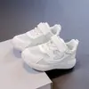 Tênis de Malha Simples para Crianças 2025 Verão Novo Solado Macio Antiderrapante Respirável Moda Crianças Maiores Versátil Casual Sapatos Simples