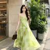 2026 Design de Viagem e Férias Vestido Verde Tie-Dye Deslumbrante com Decote V e Alças Finas para Mulheres