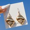 Pendientes Dorados de Estrella de Mar con Conchas Transfronterizos Europeos y Americanos Estilo Playa de Verano Estilo Vacaciones Sencillos y de Moda