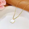 Colar de temperamento transfronteiriço que não desbota, corrente de clavícula dourada em aço inoxidável, versátil, moderno, luxuoso, nova joia feminina