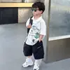 Conjunto de Verão com Manga Curta para Meninos 2026 Nova Polo Estilosa Estilo de Rua para Crianças Maiores, Roupa Leve de Verão para Meninos