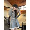 Moda de principios de otoño Nuevo conjunto de estilo dulce con corbatín y cuello azul marino Top calado