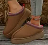 Sapatos transfronteiriços botas de neve europeias e americanas femininas inverno novo moda chinelos de peça única sapatos de algodão de lã de sola grossa muffin para mulheres