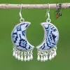 Joyería de Estilo Étnico de Yunnan Plata Miao Incrustada Hecho a Mano Batik Pieza de Bordado Antiguo Pendiente Pendiente Forma de Abanico Étnico Retro Artístico