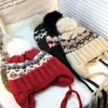 Novo chapéu de lã japonês vintage da Coreia do Sul aquecido com proteção para as orelhas, chapéu de tricô jacquard com pompom feminino para outono e inverno