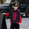 Jaqueta 3 em 1 de Outono para Meninos Novo Modelo 2026 Casaco com Capuz de Primavera e Outono Infantil Jaqueta Corta-vento Solta Fashion