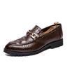Amazon Sapatos de Couro Elegantes e Modernos para Negócios Casuais Verão 2023 Estilo Coreano Combinação Total Moda Respirável Fornecimento Amoy Sapatos Masculinos