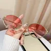 Gafas de Sol Metálicas Ovaladas Cruzadas Gafas de Sol para Mujer Montura Grande Gafas con Letras Gafas de Sol para Exteriores con Accesorios