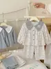 8001 Conjunto de Pijama para Niñas Ropa de Casa 2026 Nuevo Otoño Temprano Algodón Puro Bordado Cuello de Muñeca Manga Larga