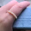 Anillo Barroco de Perla de Agua Dulce, Estilo Minimalista, Anillo de Perla Pequeña, Diseño Apilable de Nicho, Sensación de Lujo Ligero, Anillo Elástico para Dedo Índice