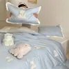 Juego de Cuatro Piezas de Franela de Algodón de Fibra Larga de Alta Gama Rosa Juvenil Estilo Fresco Funda Nórdica Dibujos Animados Lindos Cuatro Estaciones
