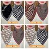 Explosões de fábrica cachecol proteção cervical cachecol frio masculino e feminino outono e inverno houndstooth pescoço conjunto triângulo toalha vendas diretas da fábrica