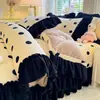Juego de cuatro piezas de alta calidad de colchas de terciopelo de leche, forro polar engrosado, forro polar de coral de invierno, sábanas de alta densidad, funda de edredón y juego de ropa de cama (tres piezas) 4