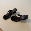 Versión de piel de oveja~Chanclas que aumentan la altura para mujeres bajitas, sandalias de verano para uso en exteriores, de suela gruesa, sandalias relajadas de tacón alto