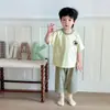 Conjunto Curto de Shorts de Manga Curta Fino para Crianças Conjunto de Duas Peças de Verão para Bebês Roupas de Casa para Meninos e Meninas Respirável Roupas para Saída de Jardim de Infância