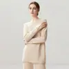 Outono e Inverno Nova Camisa Base de Tricô de Caxemira Moda Macia Confortável Cor Sólida Simples Amiga da Pele Gola Redonda Comprimento Médio Feminina