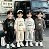 2026 Nuevo y Moderno Conjunto de Sudadera con Cuello Redondo y Dibujos de Coches para Niños Primavera y Otoño, Conjunto de Dos Piezas de Pantalones Jogger Estilo Coreano