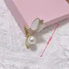 Broche de accesorios de traje de alta gama, hebilla de toalla de seda para niña, ramillete de aleación, broche de tulipán con diamantes de imitación a juego.