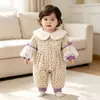 Nuevo mameluco acolchado con volantes florales para bebé para otoño e invierno, versión coreana lindo atuendo de una pieza tipo muñeca princesa para gatear
